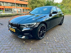 BMW 3-serie - 330e HUD Adaptive Laser Harman Kardon