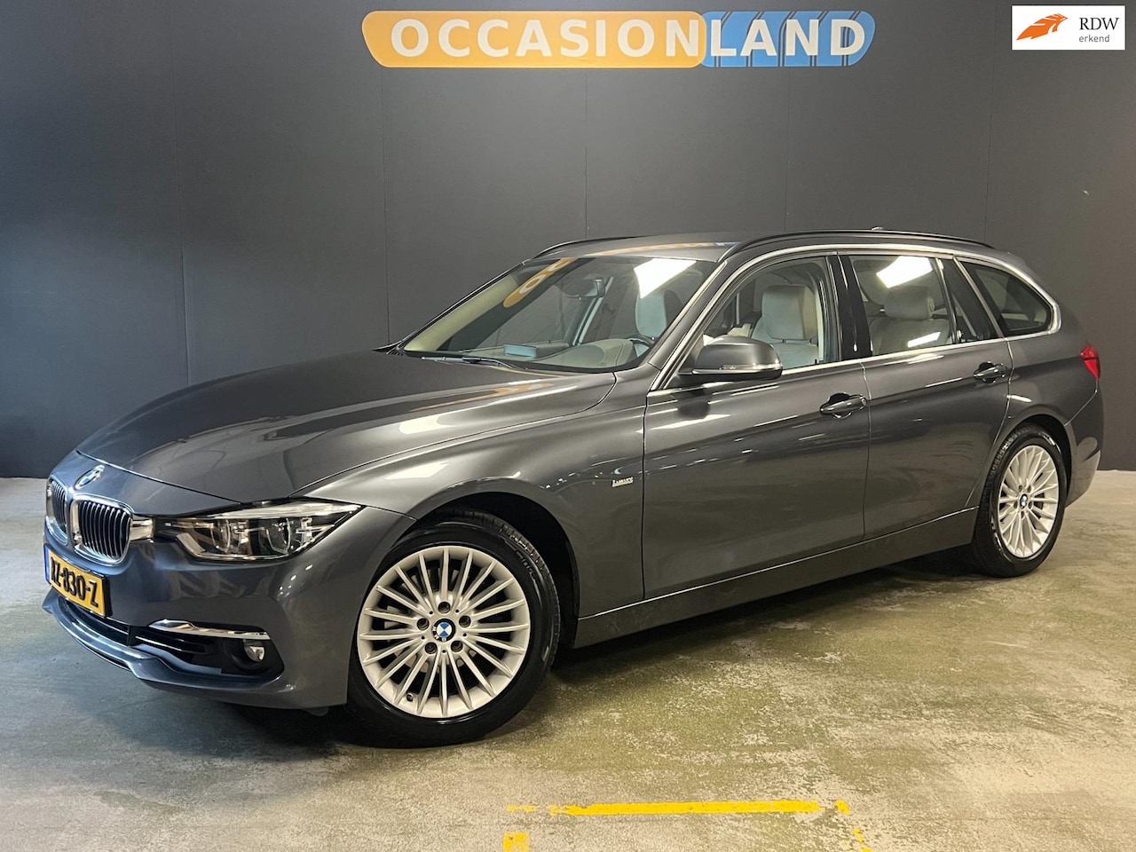 BMW 3-serie Touring - 318i Corporate Lease Executive Sport AUT|CRUISE|NAV|LEDER|PDC - AutoWereld.nl