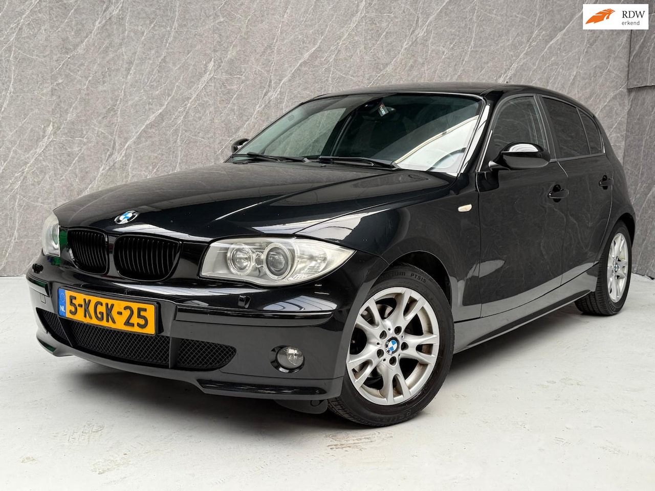 BMW 1-serie - 120i / AUT / Nwe Distributieketting / APK - AutoWereld.nl