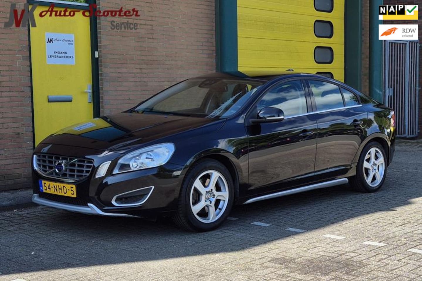 Volvo S60 - 2.0T Intro Edition Airco! Cruise Controle! Trekhaak! Automaat! - AutoWereld.nl
