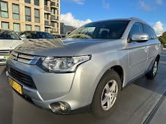 Mitsubishi Outlander - 2.0 Business Edition Dealer Onderhouden 7Zit Airco Cruise Camera Navi
