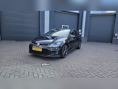 Volkswagen Golf - 2.0 TSI GTI 2017 230pk Dealer Onderhouden | ACC RADAR | 1 JAAR APK | ZEER NETTE STAAT !