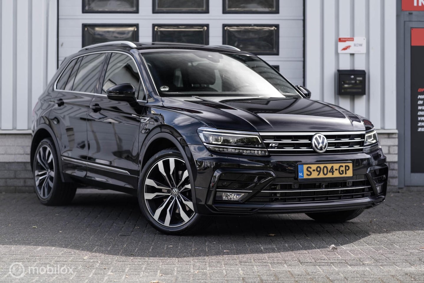 Volkswagen Tiguan - 2.0 TSI 4Motion 3X R-LINE PANO VIRTUAL VOL - AutoWereld.nl