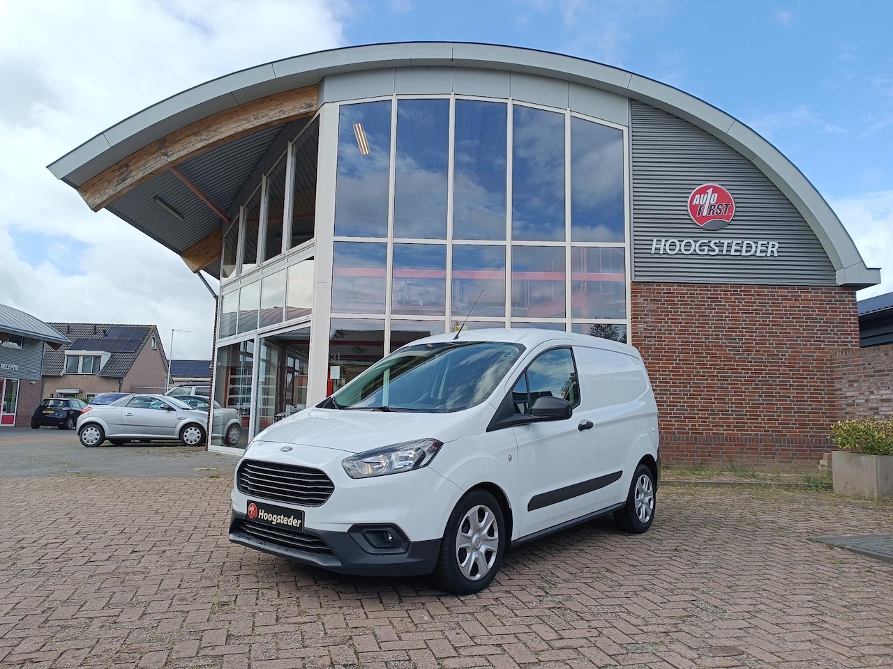 Ford Transit Courier - 1.0 ecoboost, Trend, Bluetooth, parkeersensoren - AutoWereld.nl