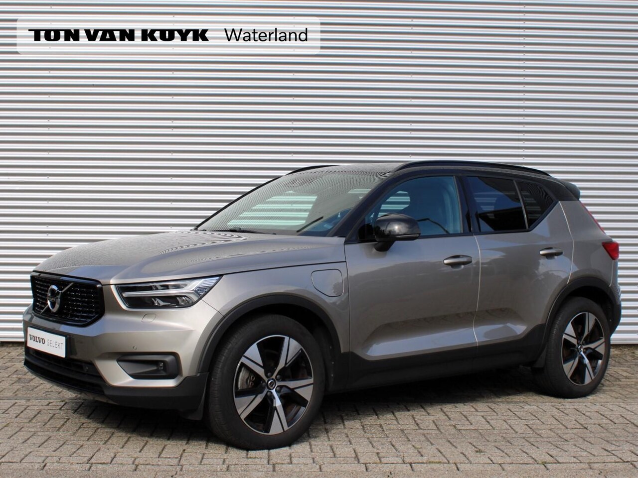 Volvo XC40 - 1.5 T4 Recharge R-Design Automaat / Leder interieur / Privacy Glass / LED koplampen - AutoWereld.nl