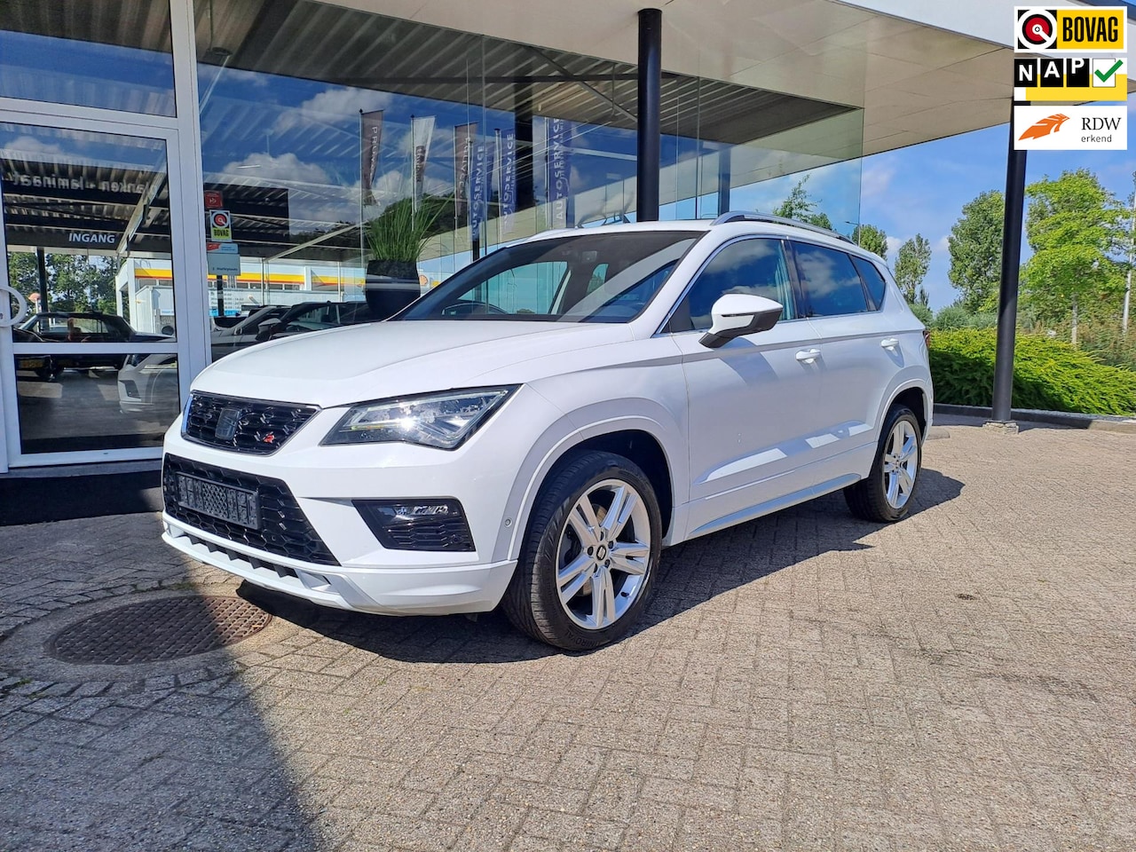 SEAT Ateca - 1.4 EcoTSI FR ADAPTIEVE CRUISE/PANO DAK/CARPLAY - AutoWereld.nl