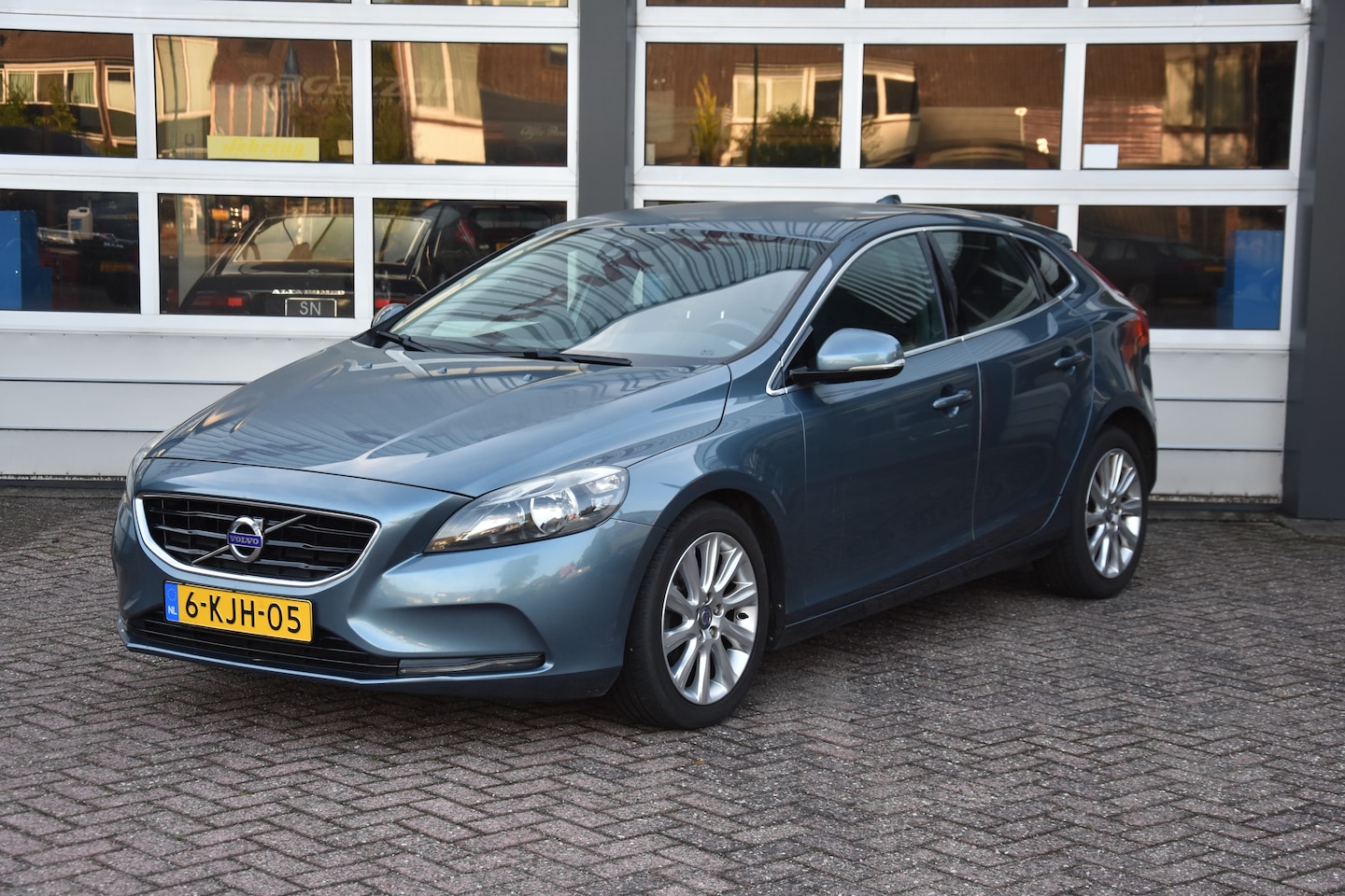 Volvo V40 - 1.6 D2 Momentum - AutoWereld.nl