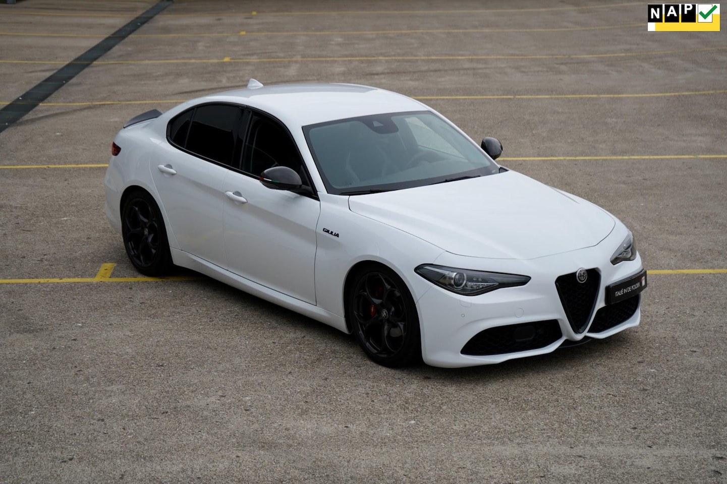 Alfa Romeo Giulia - 2.2 Super Sportiva 'Pack Quadrifoglio' - AutoWereld.nl