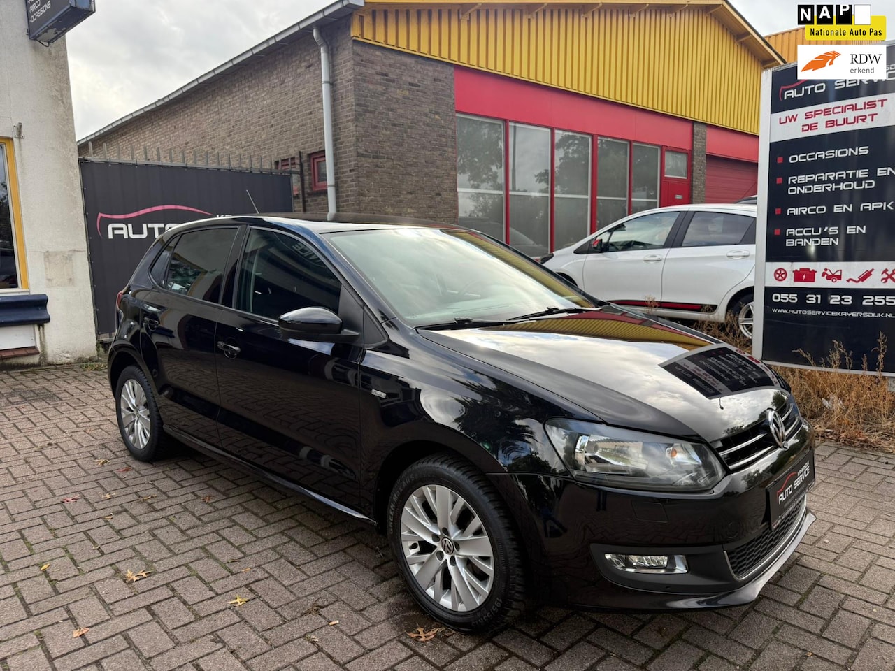 Volkswagen Polo - 1.2 Live|LMV|Stoel vew.|Regensensor|CLIMA|APK|PDC - AutoWereld.nl