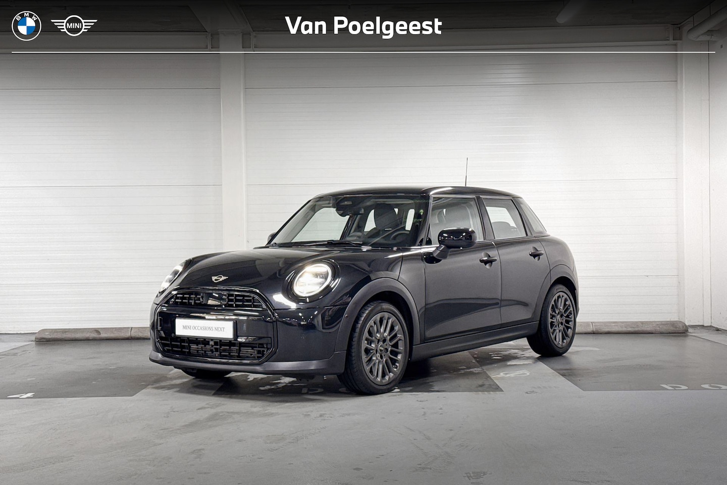 MINI Cooper - 5-deurs 1.5 C Classic | Stoelverwarming | Achteruitrijcamera | Head-Up Display - AutoWereld.nl