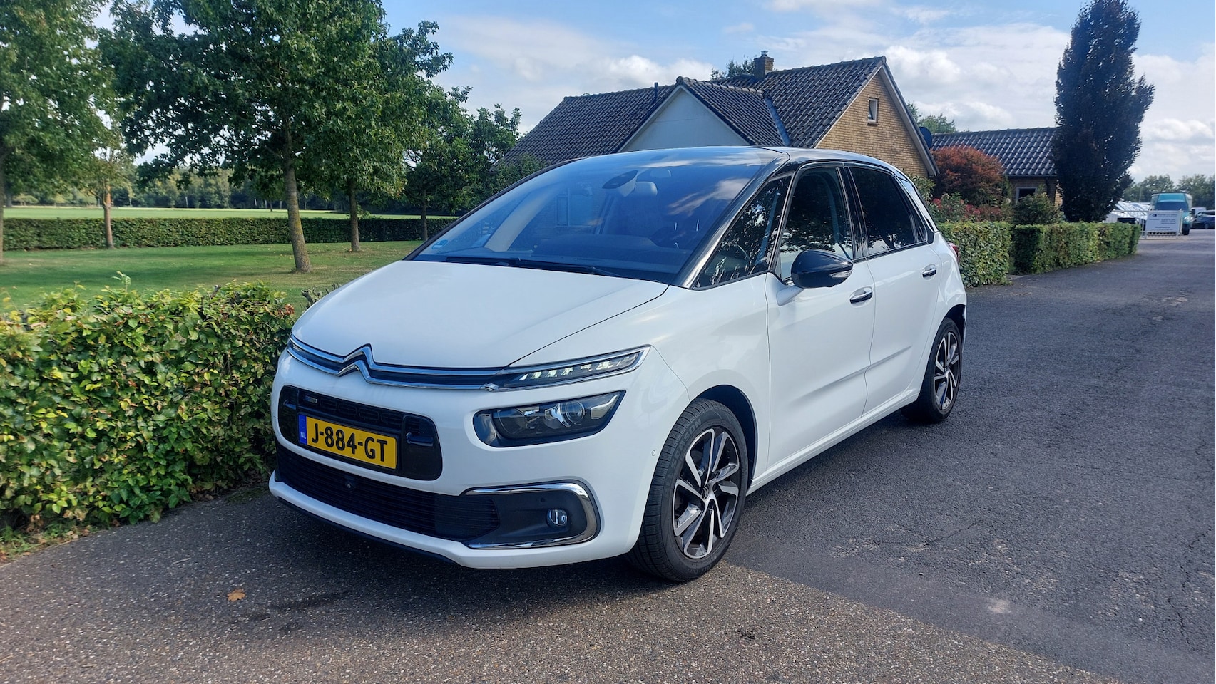 Citroën C4 Picasso - 1.2 PureTech Shine CLIMA/NAVI/PANO BJ 2017 - AutoWereld.nl