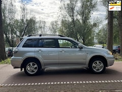 Mitsubishi Outlander Sport - 2.4 Invite Scott 4WD AIRCOAPKNETTE AUTO