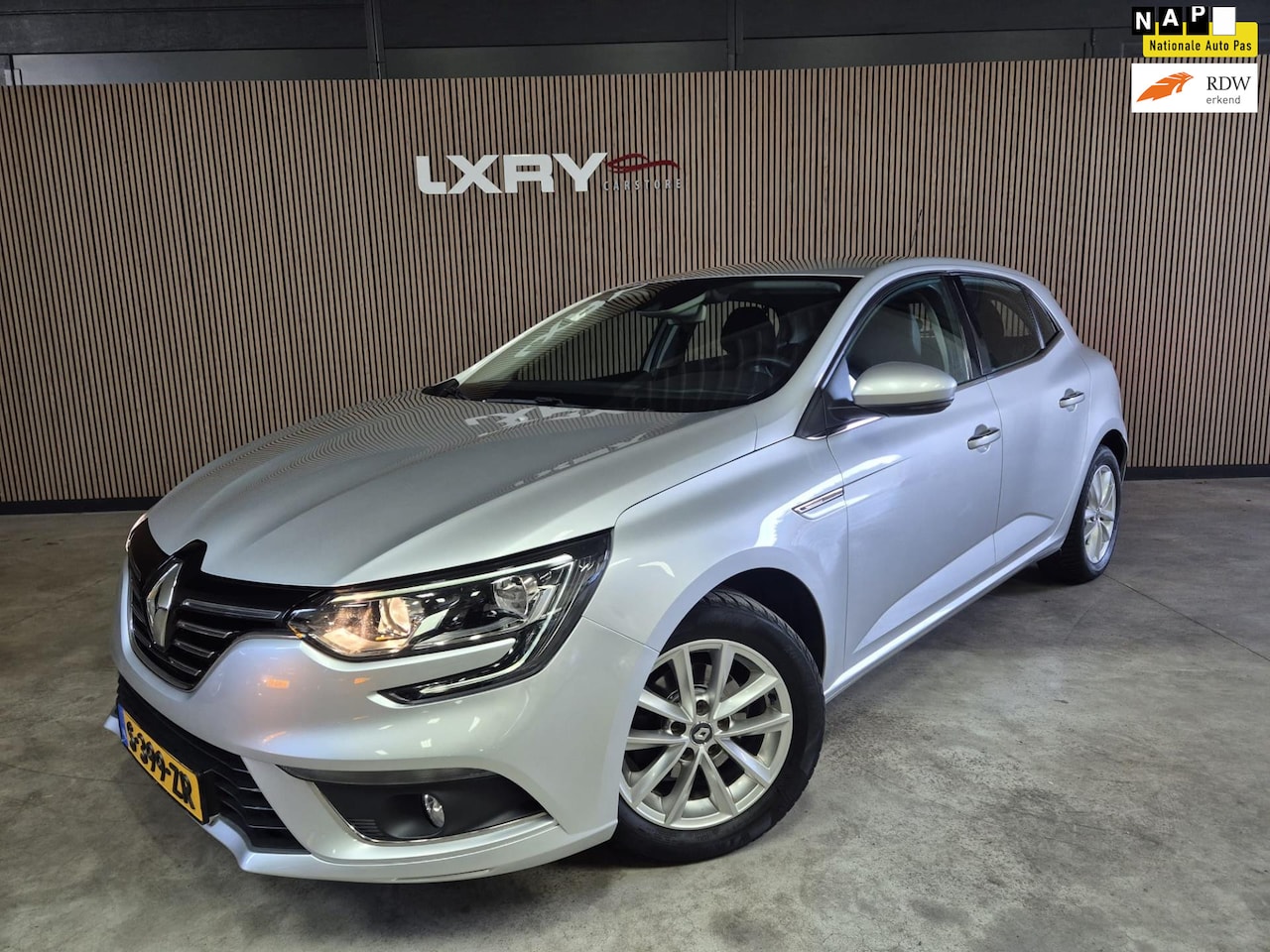 Renault Mégane - 1.2 TCe Zen | Clima| Cruise | Navi | Stoelverwarming | - AutoWereld.nl