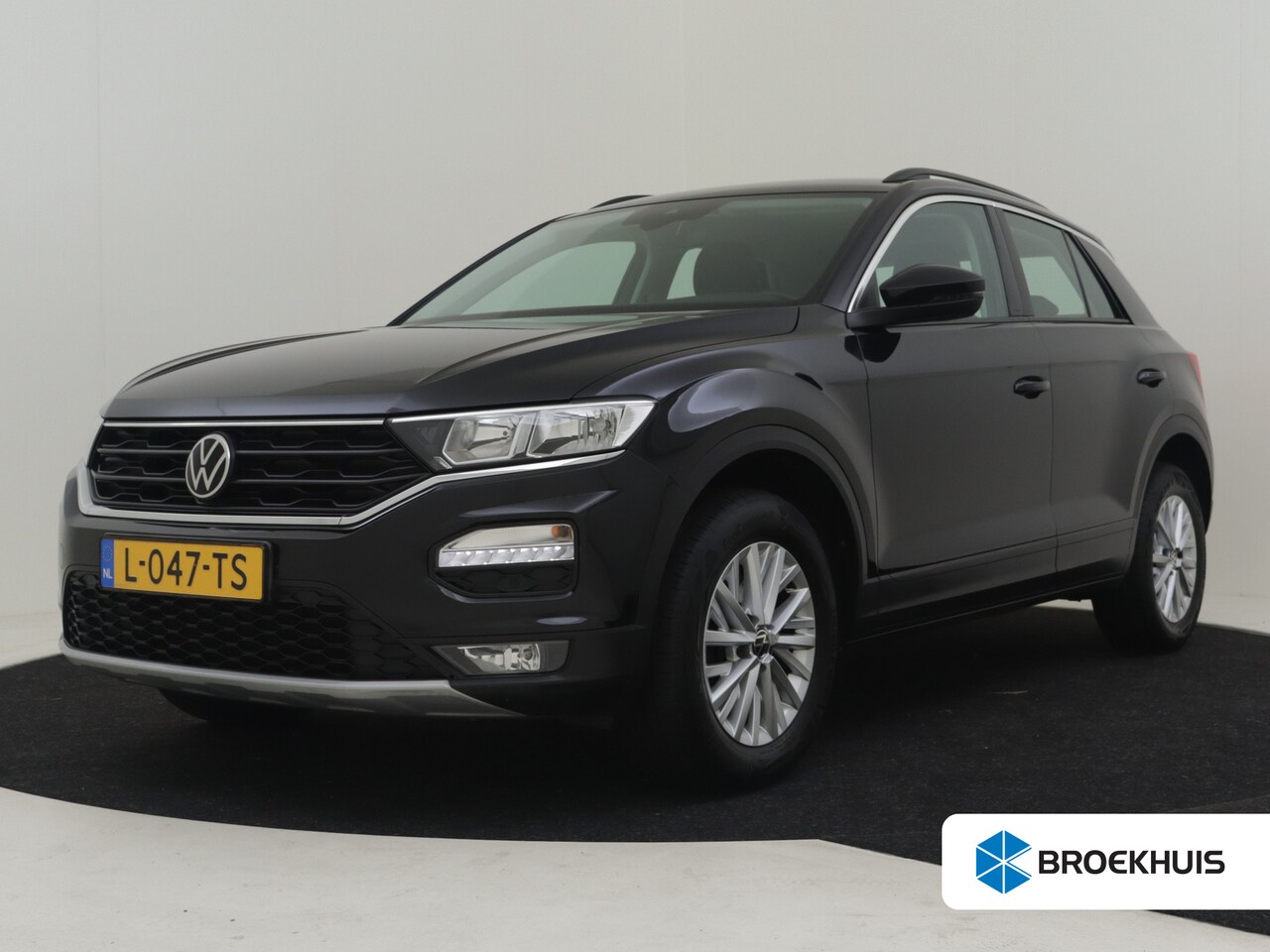 Volkswagen T-Roc - 1.5 TSI Style 150pk DSG/AUTO Navigatie | Adaptief cruise control | Parkeersensoren v+a | A - AutoWereld.nl