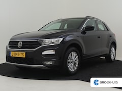 Volkswagen T-Roc - 1.5 TSI Style 150pk DSG/AUTO Navigatie | Adaptief cruise control | Parkeersensoren v+a | A