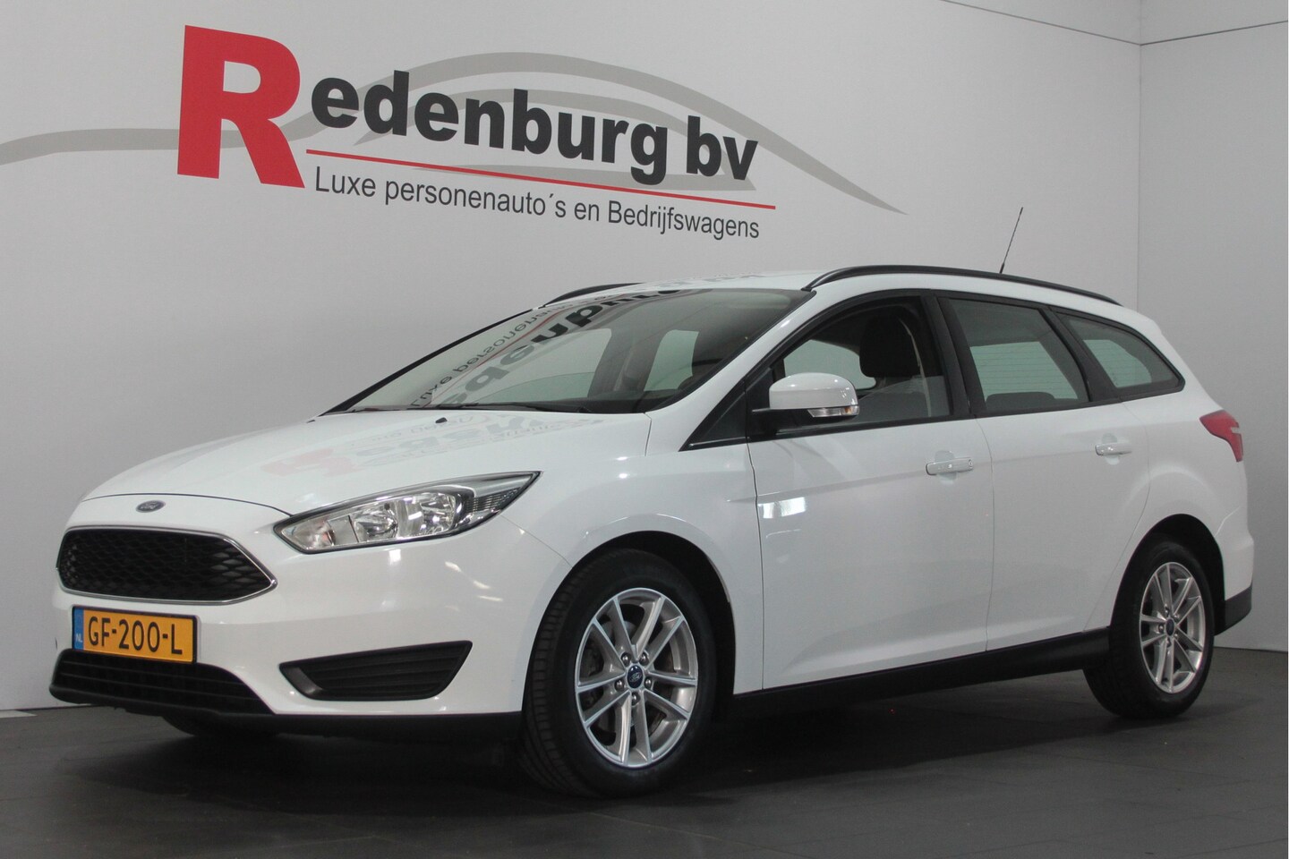 Ford Focus Wagon - 1.0 Trend Edition - Airco / Navi / Bluetooth / Cruise - AutoWereld.nl