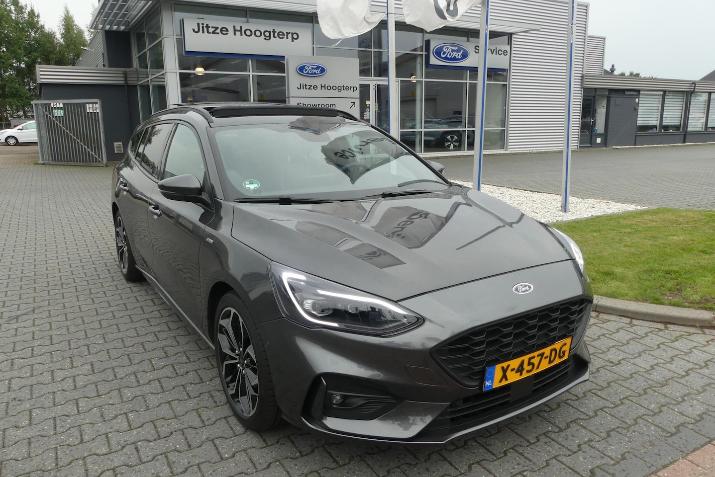 Ford Focus Wagon - 1.5 EcoBoost ST Line X Business PANO, NAVI, ADAPTIVE CRUISE, CLIMA, WINTER PACK, TREKHAAK - AutoWereld.nl