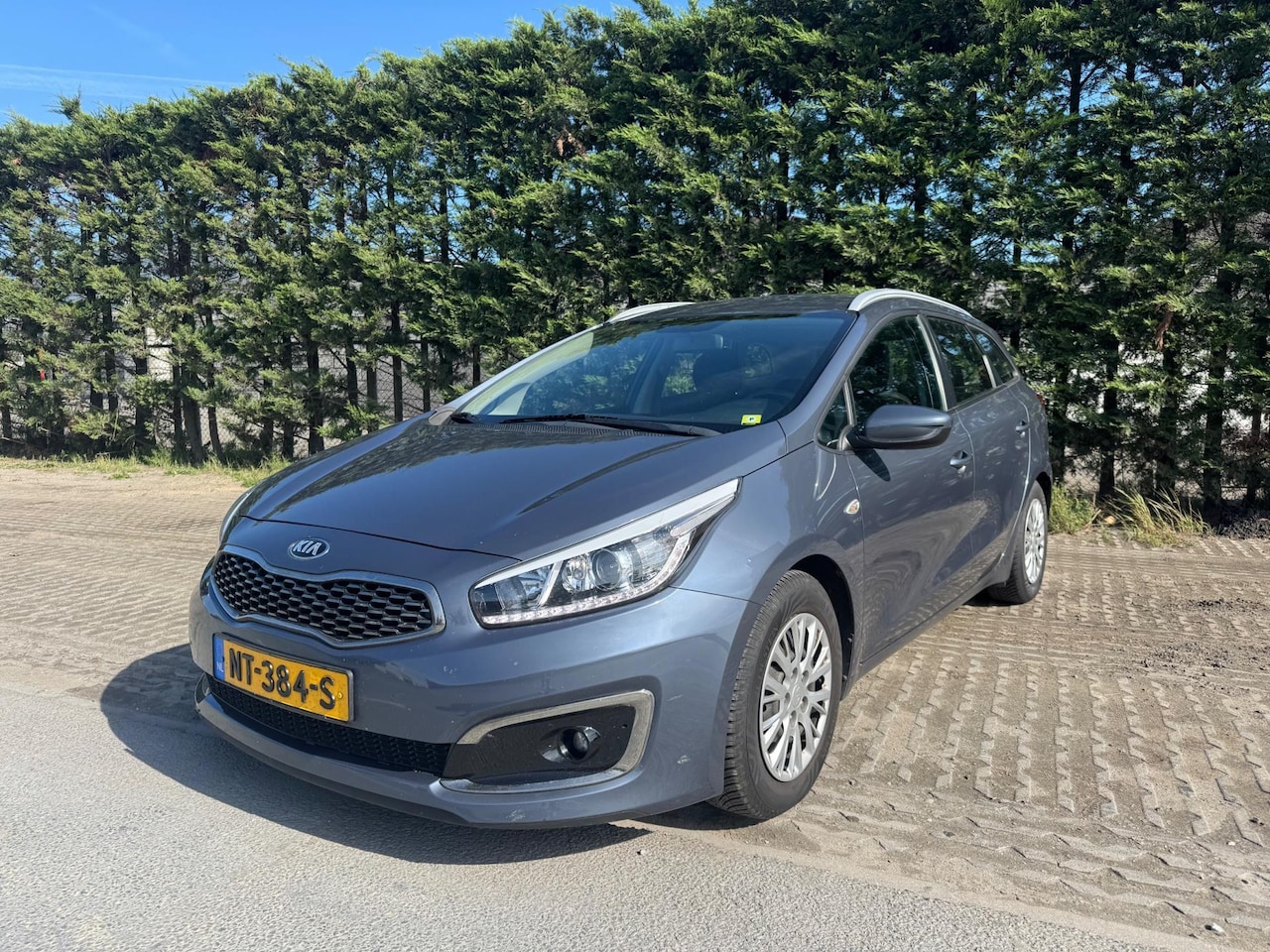 Kia Cee'd Sportswagon - 1.6 CRDi Business Navigator 1.6 CRDi Business Navigator - AutoWereld.nl