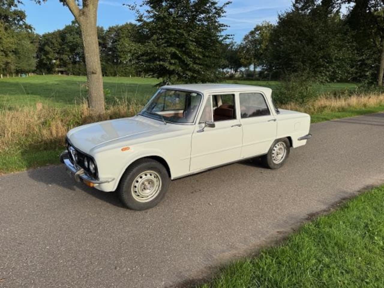 Alfa Romeo Giulia - Nuova Super 1300 - AutoWereld.nl