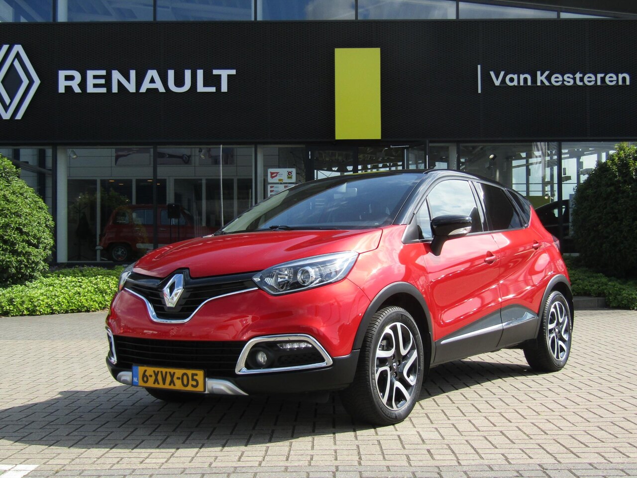 Renault Captur - TCe 120pk EDC Helly Hansen / Trekhaak / Navigatie / Camera / 1e eigenaar - AutoWereld.nl