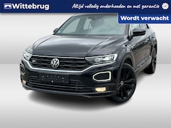 Volkswagen T-Roc - 1.5 TSI 150pk R-LINE DSG Automaat / Navigatie / LM 19 inch / 2x R-LINE / Elektr klep / LED