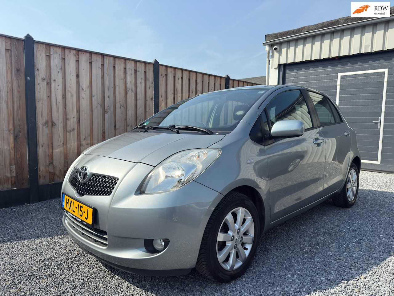 Toyota Yaris - 1.3 VVTi Sol MMT Automaat | Elektr. Ramen | PDC - AutoWereld.nl