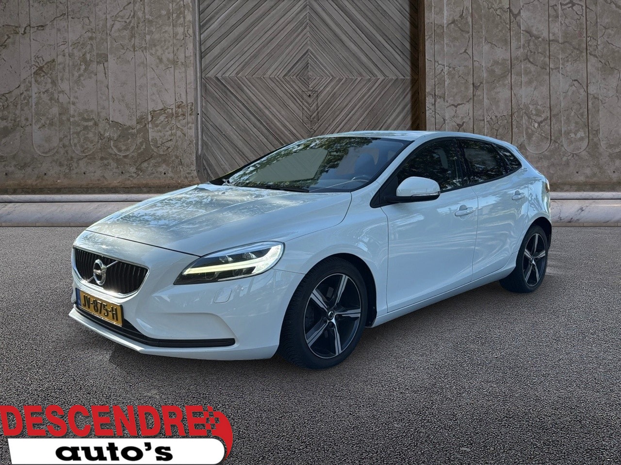 Volvo V40 - 2.0 T2 Nordic 2.0 T2 Nordic+ - AutoWereld.nl