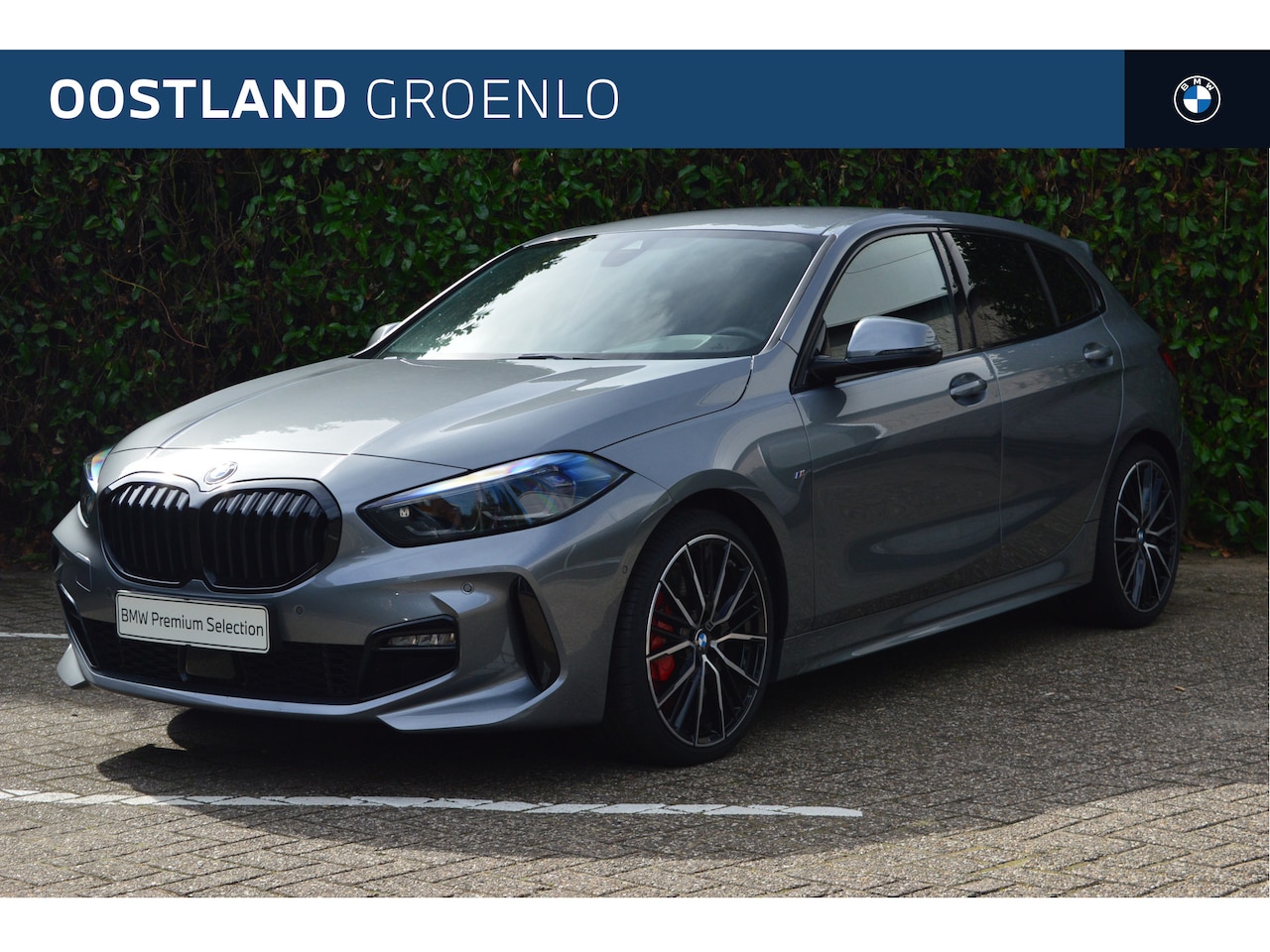 BMW 1-serie - 118i High Executive M Sport (incl. 3 jaar gratis onderhoud) / M Sportstoelen / Adaptieve L - AutoWereld.nl