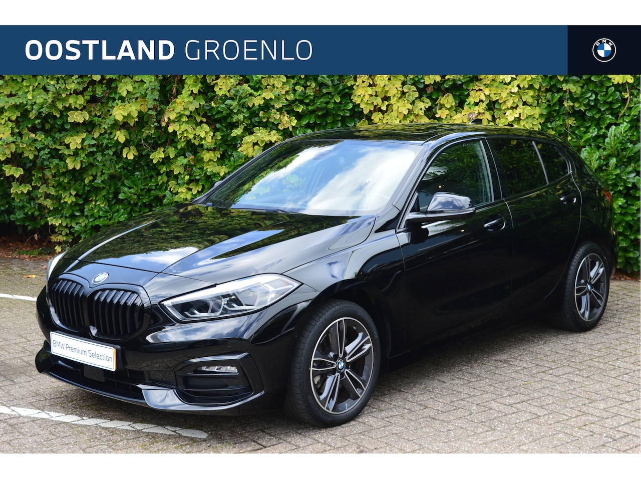 BMW 1-serie - 118i Executive Sport Line Automaat / Panoramadak / Trekhaak / Sportstoelen / Achteruitrijc - AutoWereld.nl