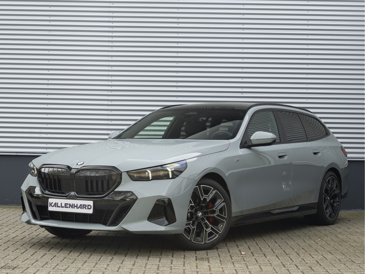 BMW 5-serie Touring - 520d xDrive - M-Sport Pro - Pano - Trekhaak - ACC - Harman Kardon - AutoWereld.nl