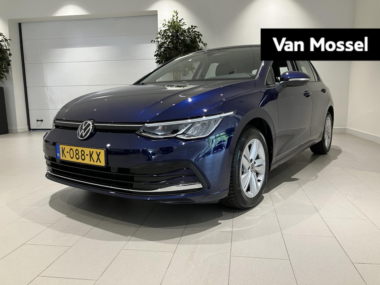 Volkswagen Golf - 1.0 TSI Life 110 PK | Apple Carplay | Adaptive Cruise Control | Keyless Go | Digital Cockp - AutoWereld.nl