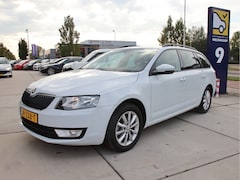 Skoda Octavia Combi - 1.2 TSI DSG Ambition Businessline Licht zicht, Navi, 2e eig, NL auto, Automaat Aanbieding