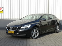 Volvo V40 - 2.0 T3 Nordic+ Stoelverwarming | Trekhaak | Navigatie