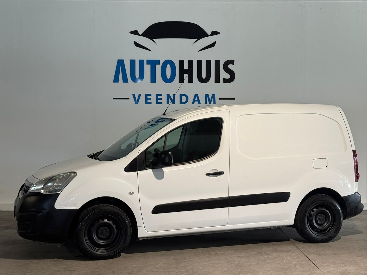 Peugeot Partner - 120 1.6 BlueHDi 75 L1 XR 120 1.6 BlueHDi 75 L1 XR - AutoWereld.nl