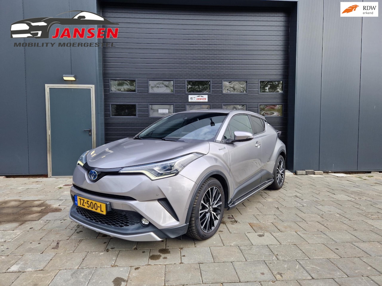 Toyota C-HR - 1.8 Hybrid Executive | Camera | Park sensoren rondom | ACC | Stuurwiel verw | Navi - AutoWereld.nl