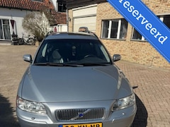 Volvo V70 - 2.4D WORD GELEVERD MET NIEUWE APK