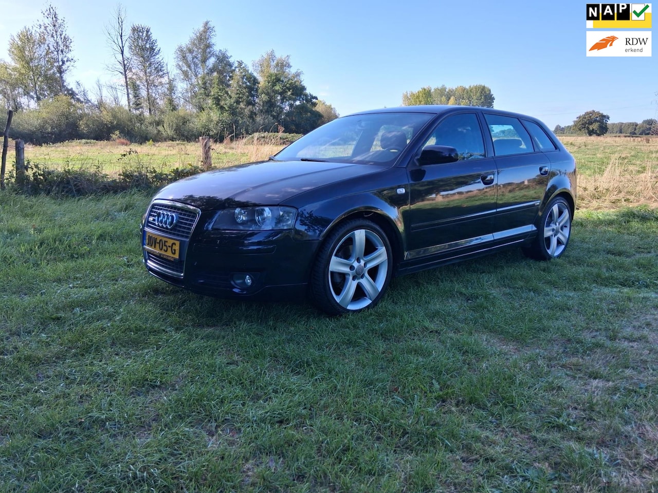 Audi A3 Sportback - 1.8 TFSI Attraction Business Edition 1.8 TFSI Attraction Business Edition - AutoWereld.nl