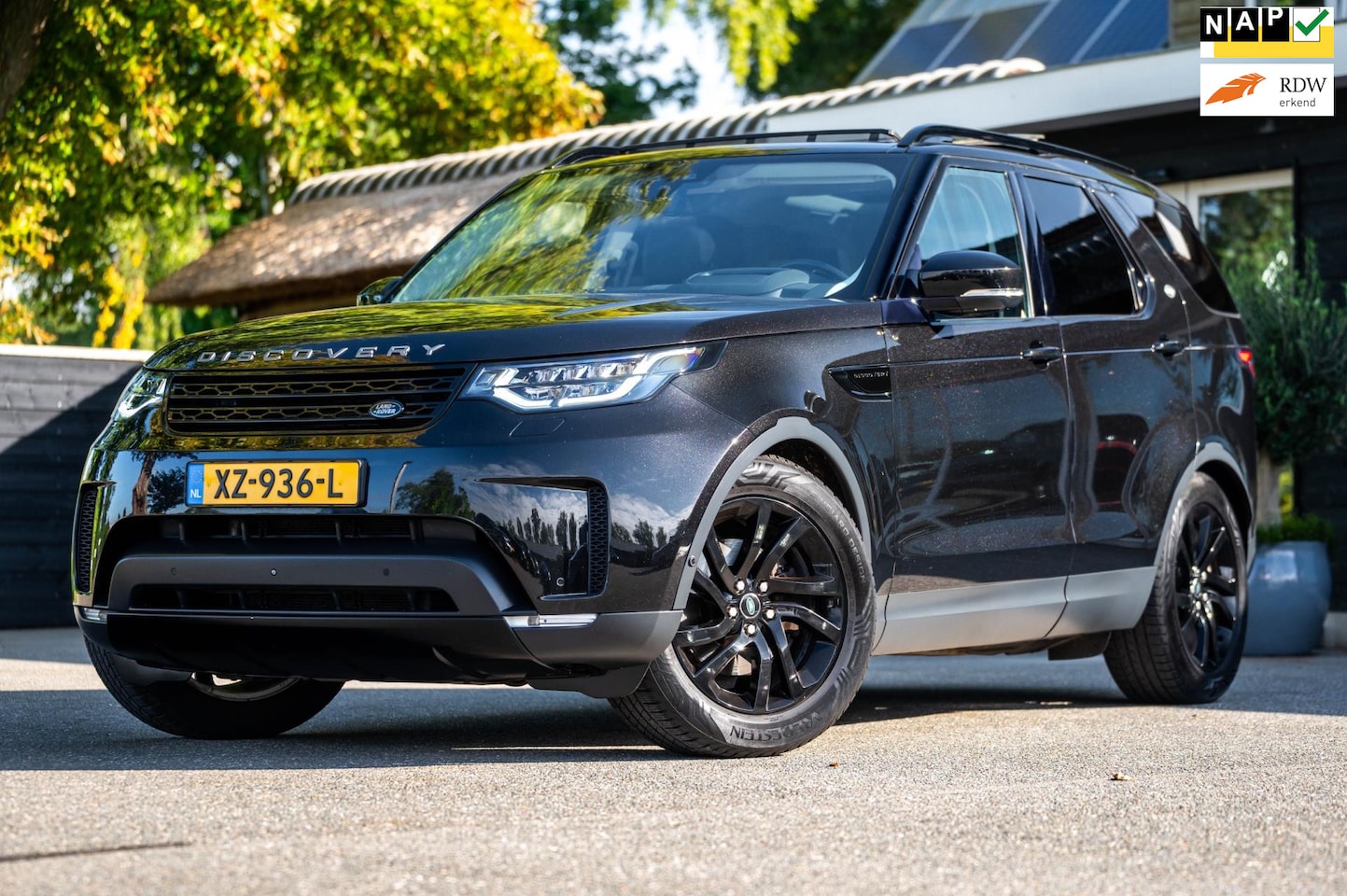 Land Rover Discovery - 3.0 Td6 HSE Luxury 7 Persoons Panoramadak I Trekhaak I Meridian I 360 Camera I Stoelverwar - AutoWereld.nl