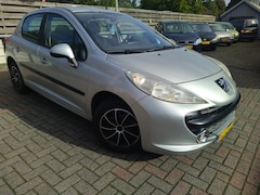 Peugeot 207 - 1.4-16V X-line