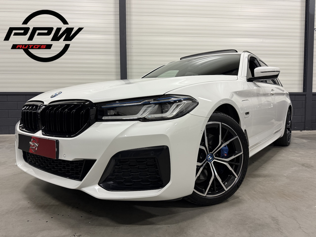 BMW 5-serie Touring - 530e xDrive M-Sport PANO/LASER/TREKHAAK/HEAD-UP/VOL-LEER SPORT/KEYLESS/19"M-SPORT/CAMERA/S - AutoWereld.nl