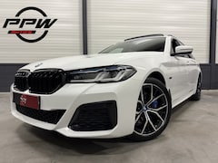 BMW 5-serie Touring - 530e xDrive M-Sport PANO/LASER/TREKHAAK/HEAD-UP/VOL-LEER SPORT/KEYLESS/19"M-SPORT/CAMERA/S
