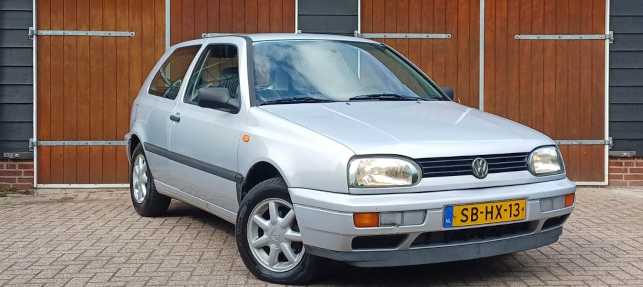Volkswagen Golf - 1.6 Milestone 1.6 Milestone, Trekhaak, Stuurbekrachtiging, NAP - AutoWereld.nl