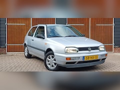 Volkswagen Golf - 1.6 Milestone, Trekhaak, Stuurbekrachtiging, NAP