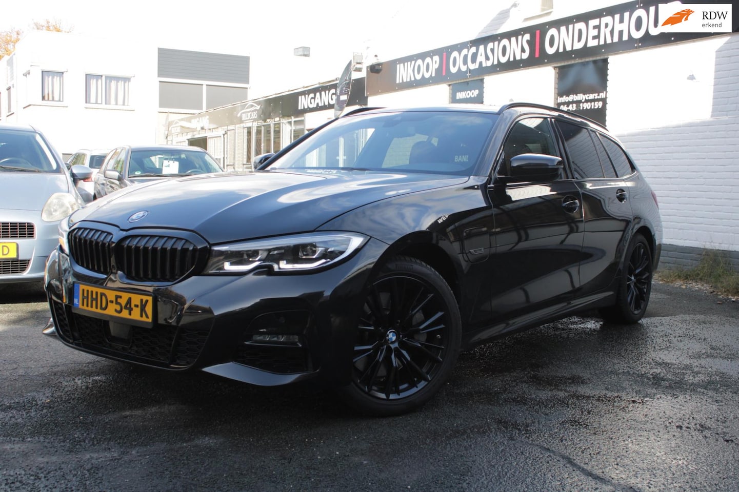 BMW 3-serie Touring - 330e Business Edition Plus |Airco|Elec Ramen|Navi+Carplay|Adaptive cruise control | Parkee - AutoWereld.nl