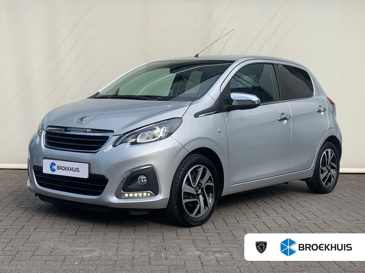 Peugeot 108 - 1.0 e-VTi Allure Airco | Camera | Cruise Control | LMV 15" | Mistlampen | - AutoWereld.nl