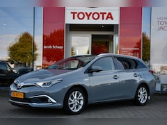 Toyota Auris Touring Sports - 1.8 Hybrid Executive Automaat 136pk | Panoramadak | Navigatie | Park Assist | Dealer-onder