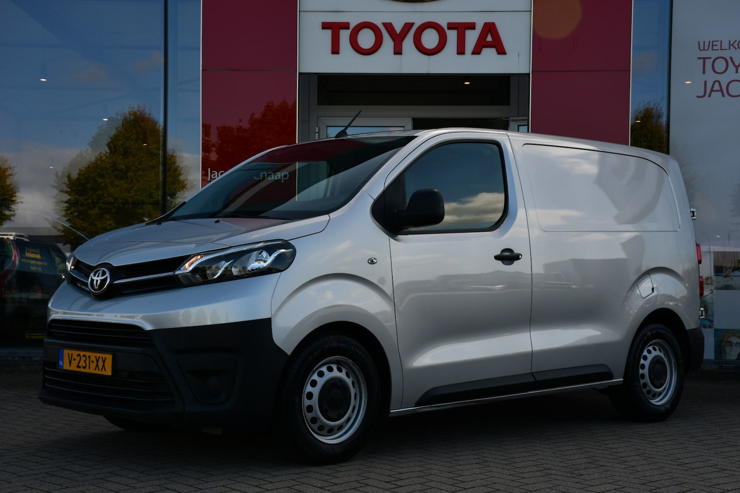 Toyota ProAce Compact - 1.6 D-4D Cool Comfort 95pk | Parkeersensoren achter | Cruise-control | - AutoWereld.nl