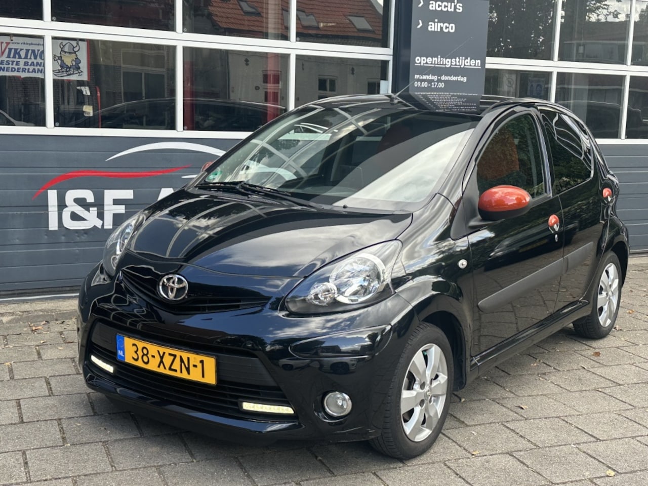Toyota Aygo - 1.0 VVT-i Dyn. Automaat 1.Eigenaar Airco Navi - AutoWereld.nl