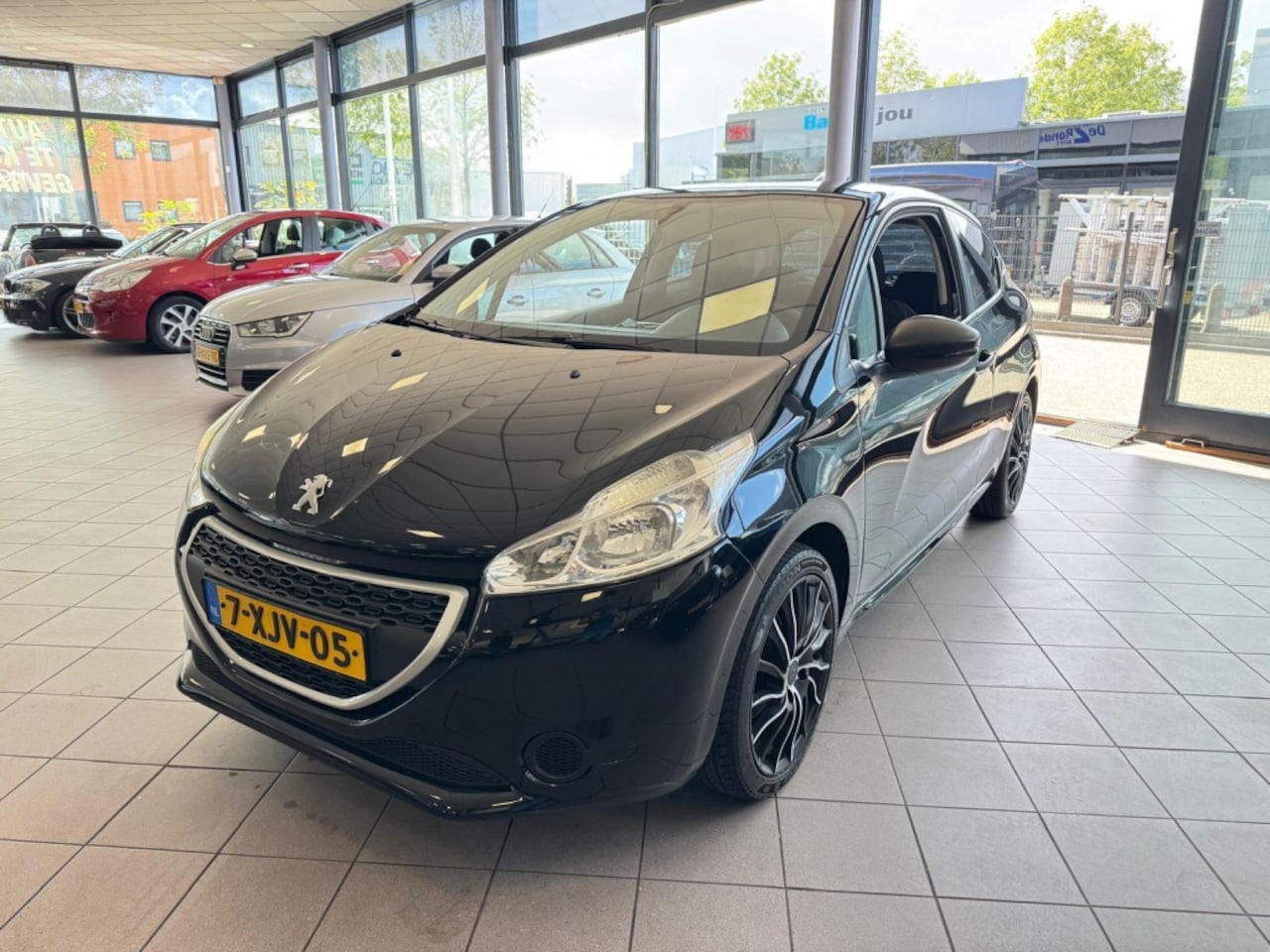 Peugeot 208 - 1.0 VTi Access APK 5-26 MOTOR GEREVISEERD BJ 2014 !!! - AutoWereld.nl