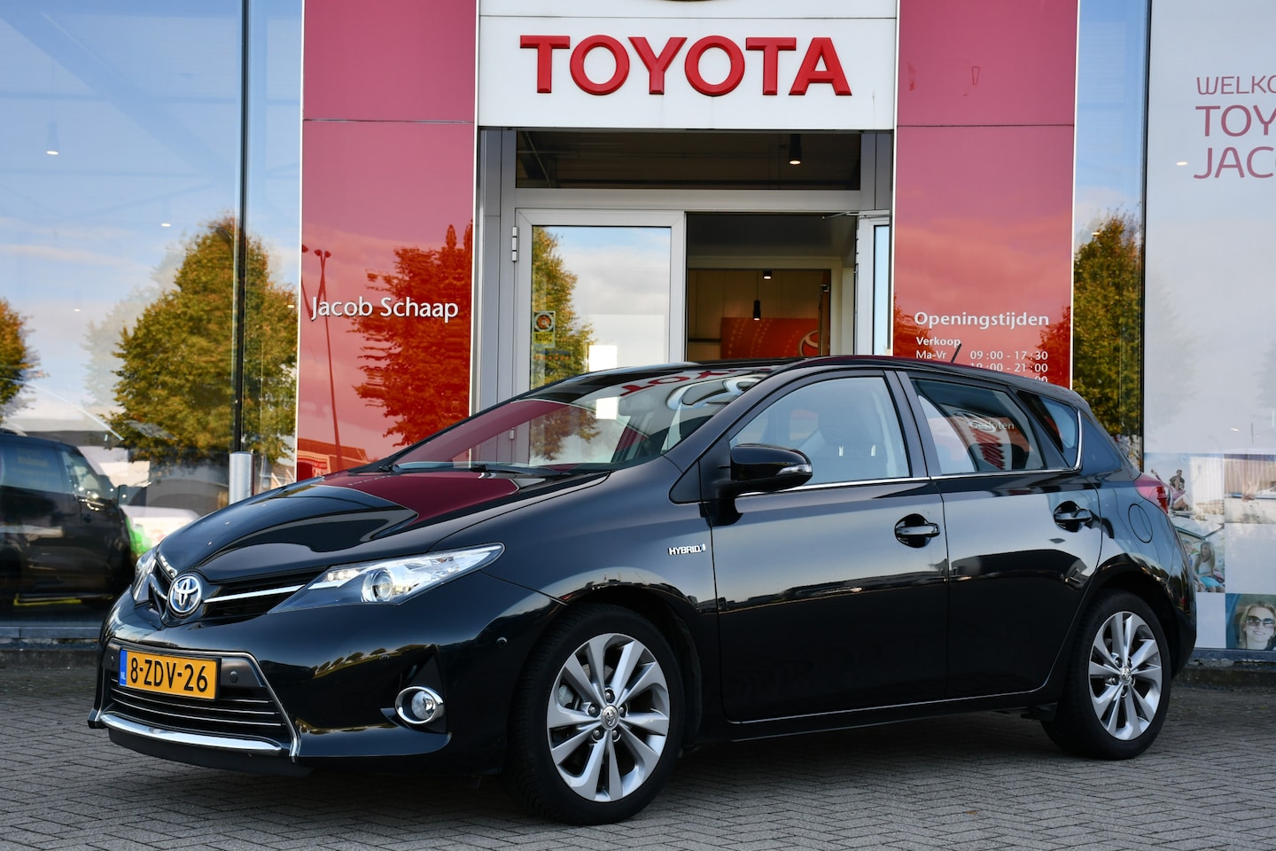 Toyota Auris - 1.8 Hybrid Lease Limited Automaat 136pk | Park Assist | Climate Control | Cruise Control | - AutoWereld.nl